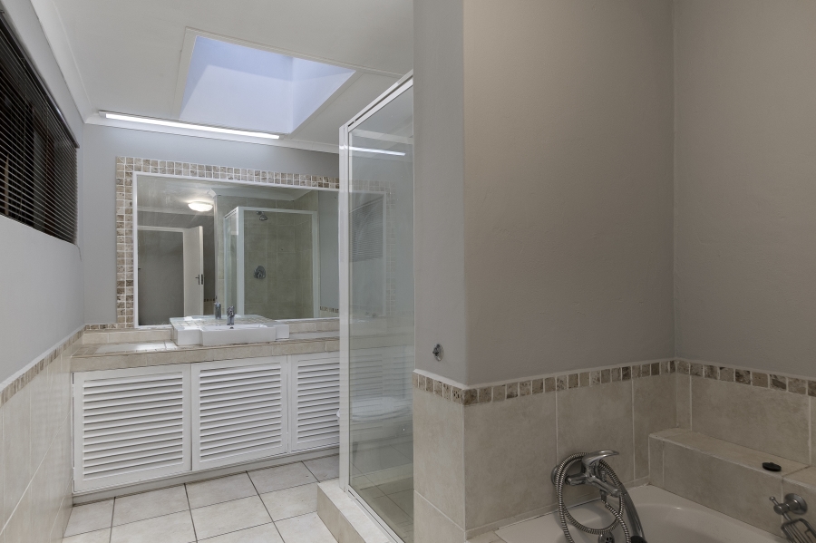 To Let 4 Bedroom Property for Rent in Lochnerhof Western Cape